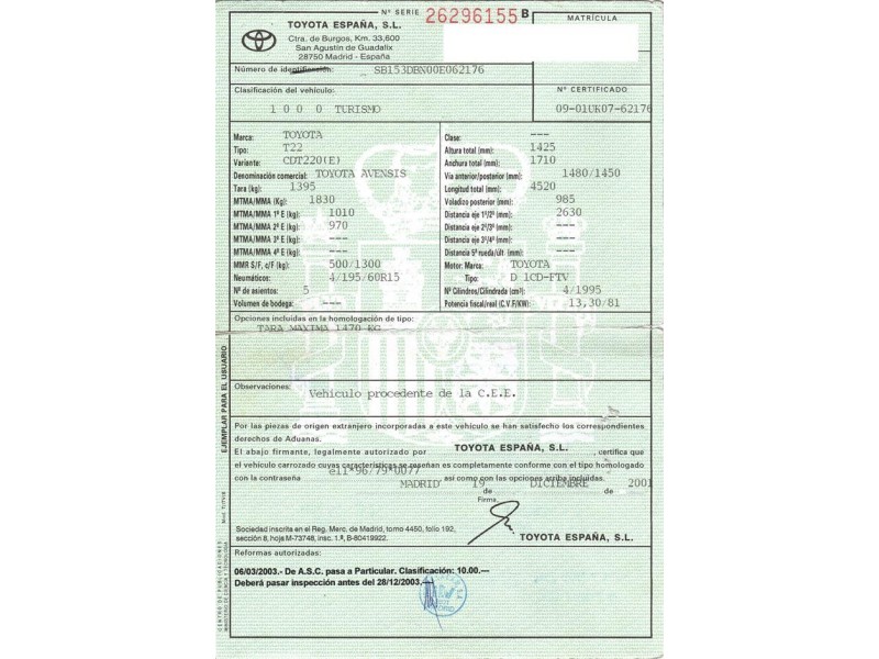 toyota avensis del año 2001