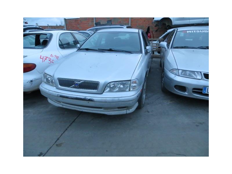 volvo s40 del año 2000