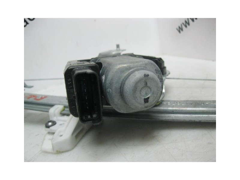 Recambio de elevalunas elec. tra. izq. : renault scenic : 1.5 dci k9k p 732 (106cv) 5p [2008] para renault scenic 1.5 dci k9k p 