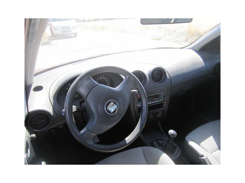 seat ibiza del año 2003