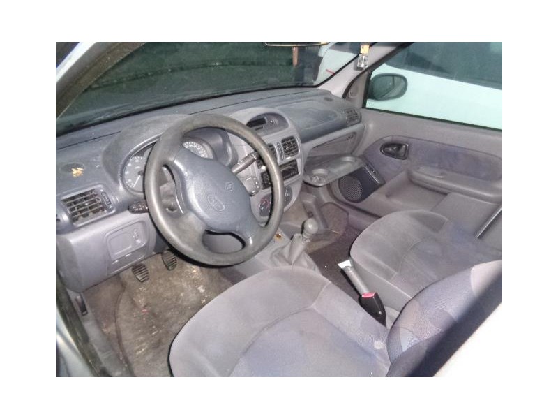 renault clio del año 2001