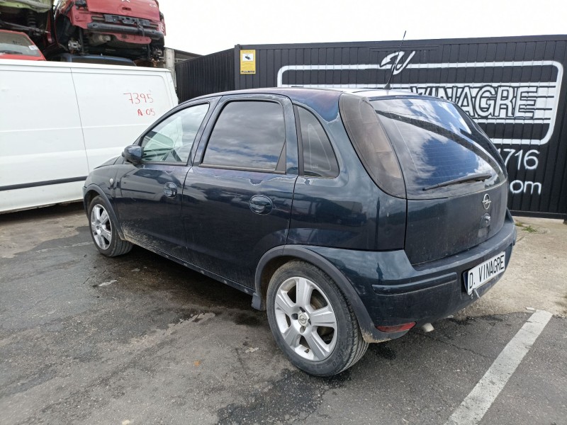 opel corsa del año 2005