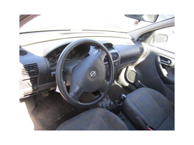 opel corsa del año 2001