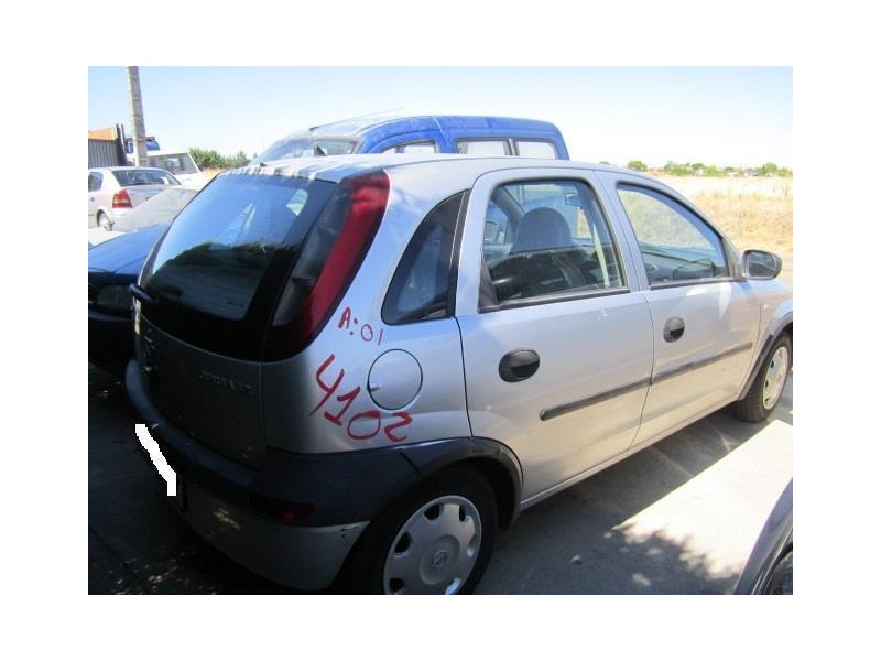 opel corsa del año 2001