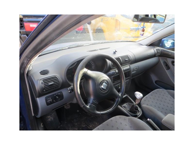 seat toledo del año 2001