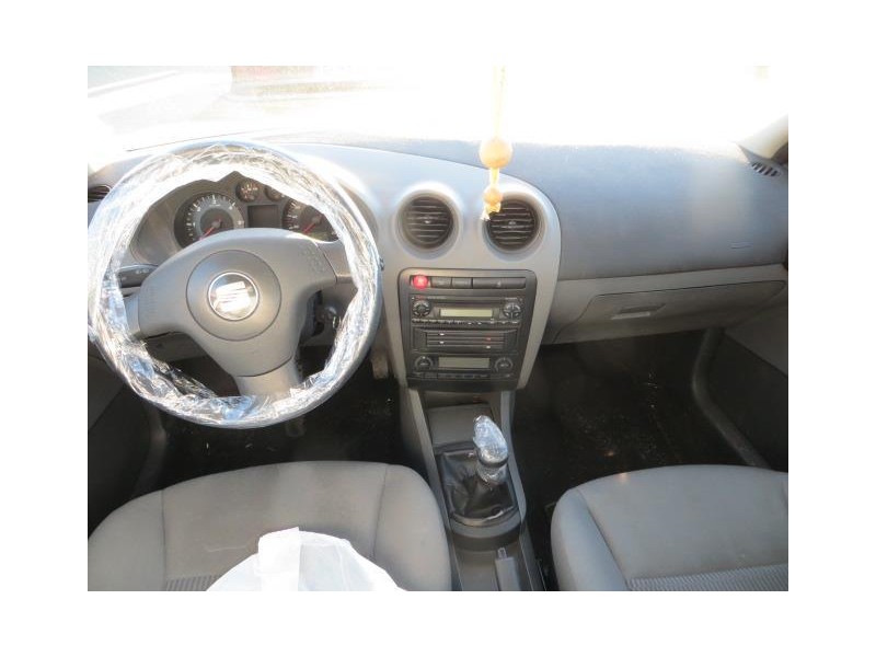 seat ibiza del año 2003