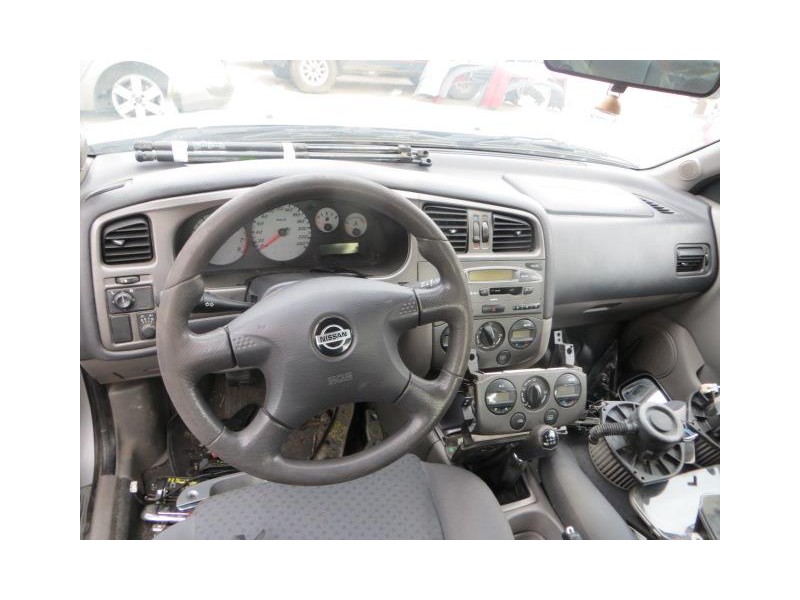 nissan primera del año 2001