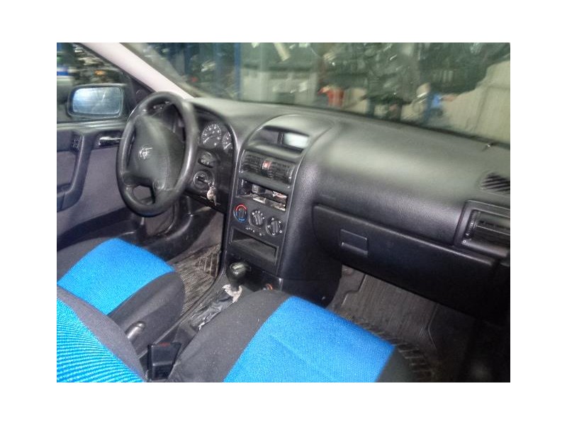 opel astra del año 2002