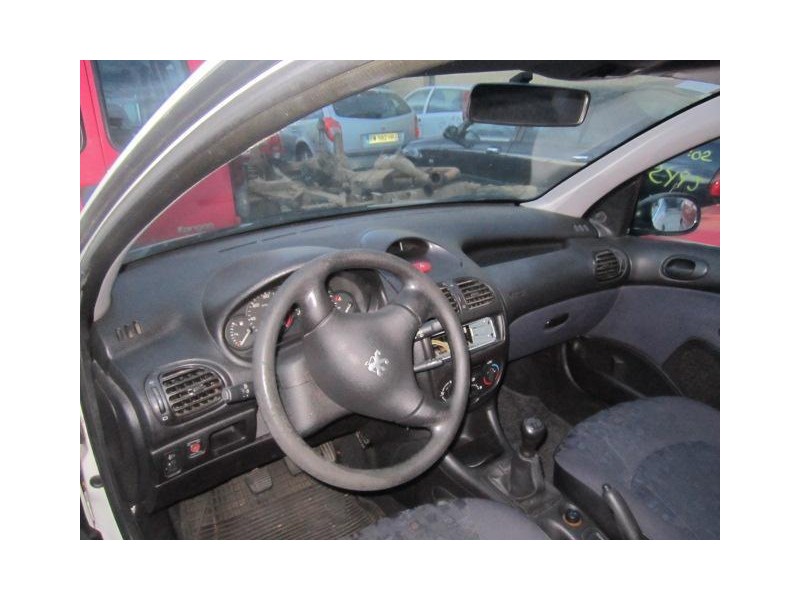 peugeot 206 del año 2000