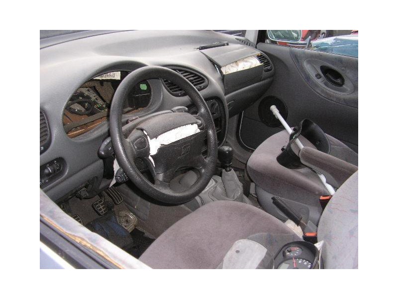 seat alhambra del año 2000