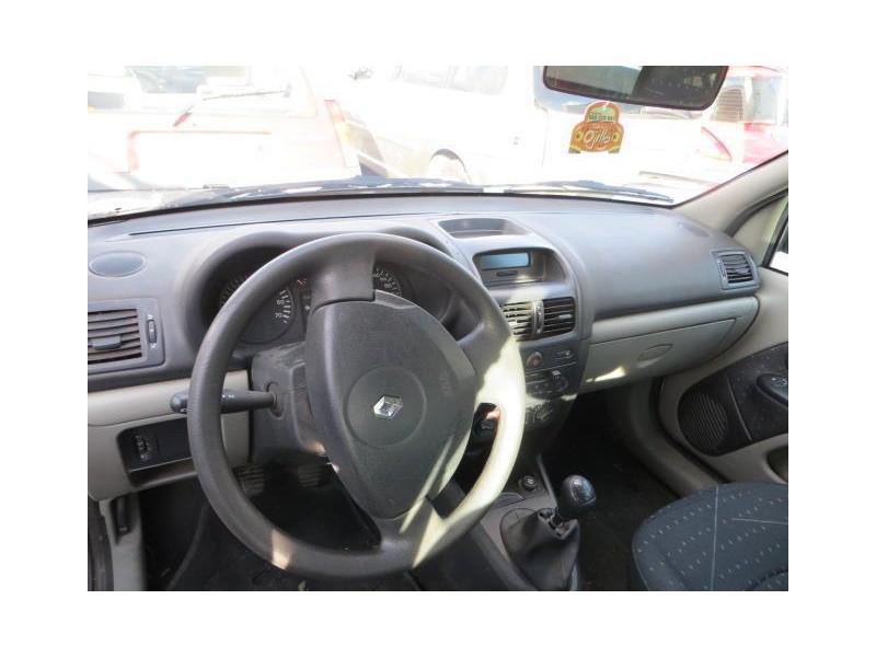 renault clio del año 2001