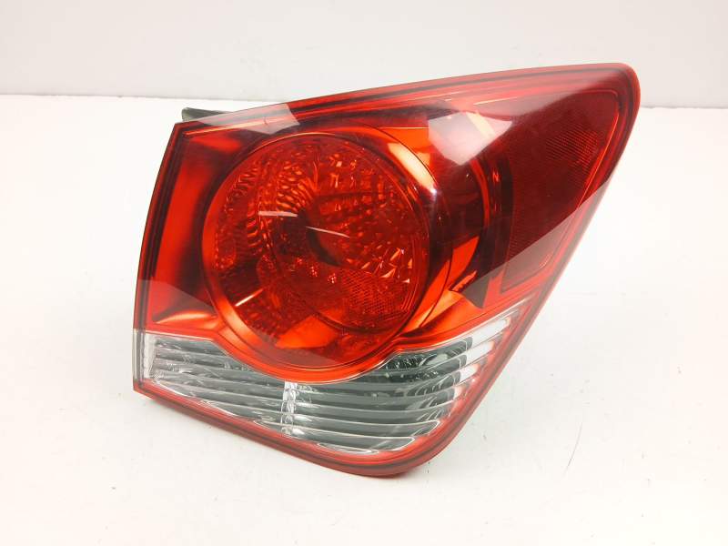 Recambio de piloto trasero derecho para chevrolet cruze (j300) 1.6 referencia OEM IAM 95965224  