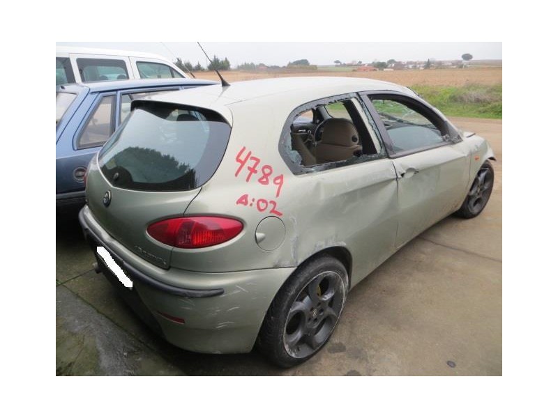 alfa romeo 147 del año 2002