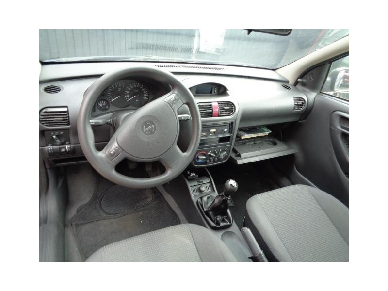 opel corsa del año 2003