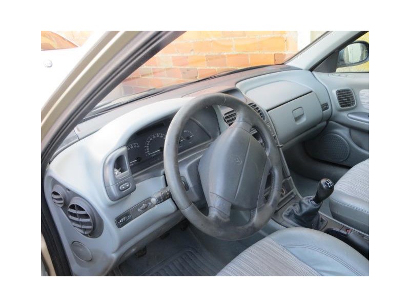 renault laguna del año 2000