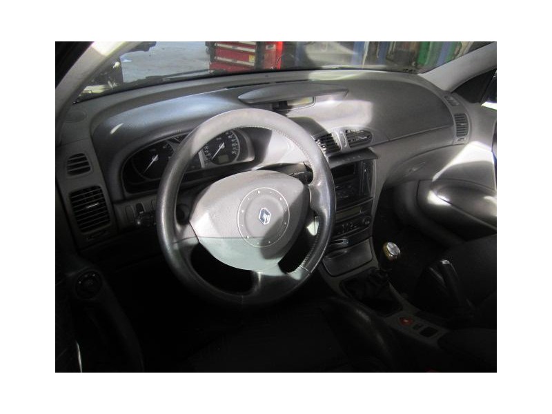 renault laguna del año 2002