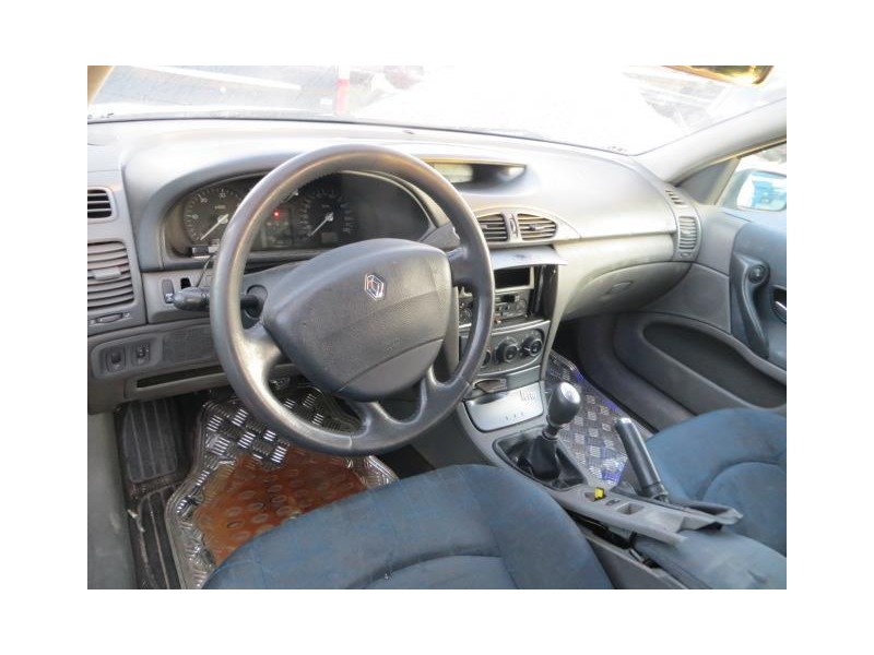 renault laguna del año 2001