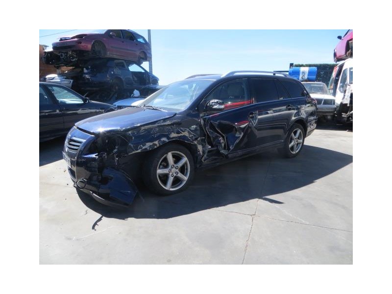 toyota avensis del año 2006