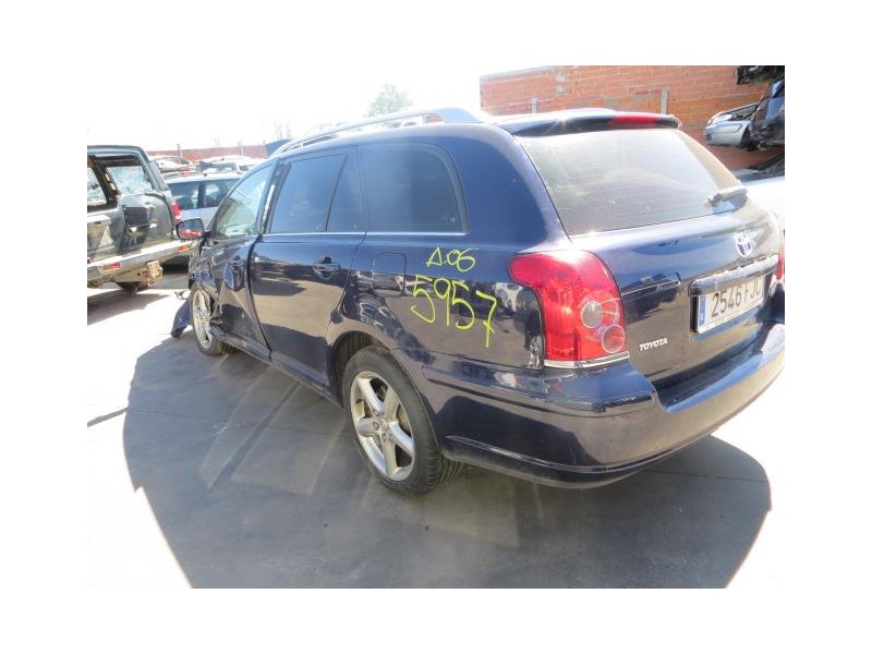 toyota avensis del año 2006