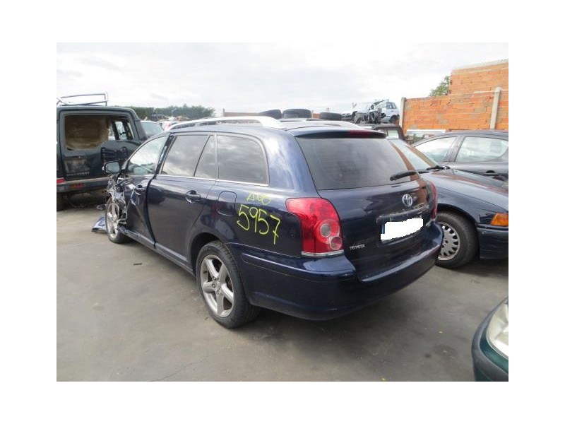 toyota avensis del año 2006