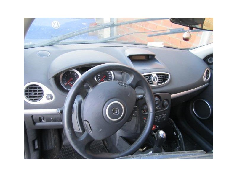 renault clio del año 2006