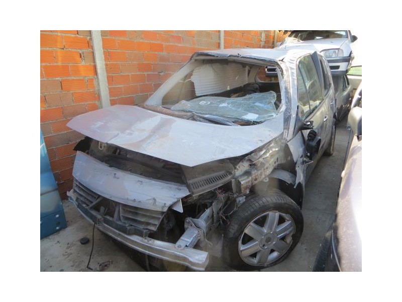 renault scenic del año 2004