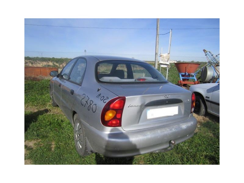 daewoo lanos del año 2002