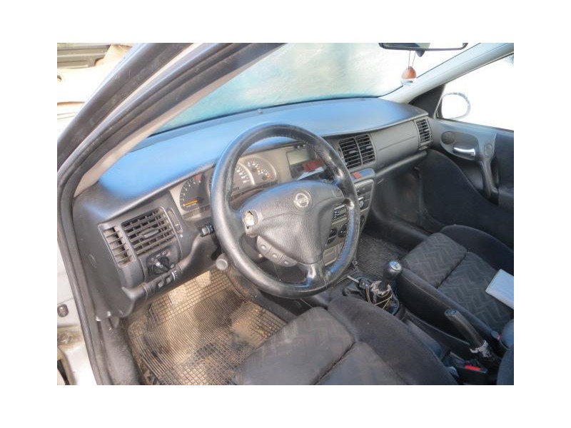opel vectra del año 2000