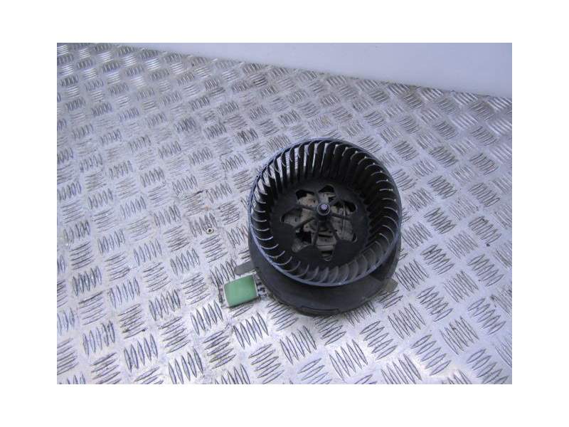Recambio de motor calefaccion para volkswagen caddy 1.9 tdi referencia OEM IAM 983226W  