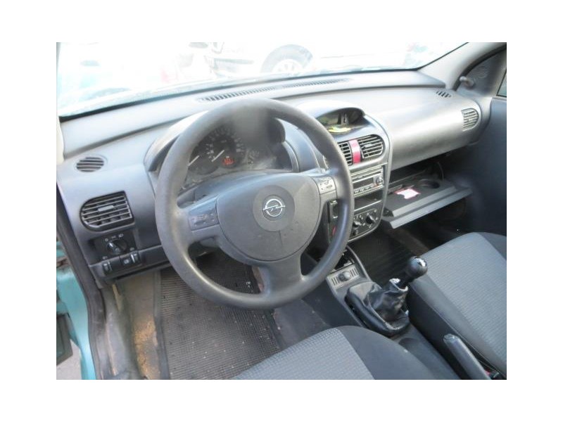 opel corsa del año 2005
