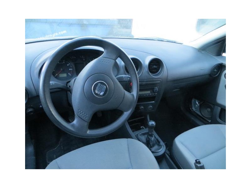 seat ibiza del año 2003