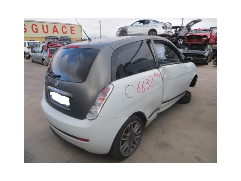 lancia ypsilon del año 2009