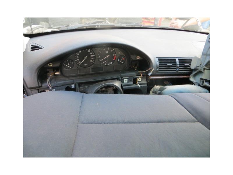 bmw  520 del año 2001