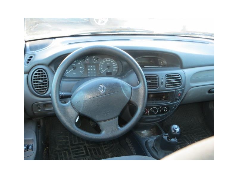 renault megane del año 2001