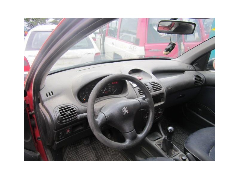 peugeot 206 del año 2000