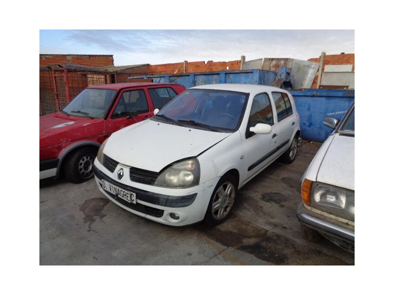 renault clio del año 2004