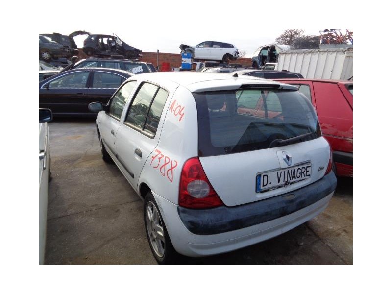 renault clio del año 2004