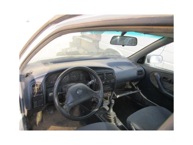nissan primera del año 1992