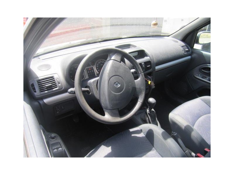 renault clio del año 2001