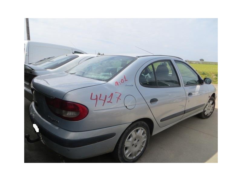 renault megane del año 2001