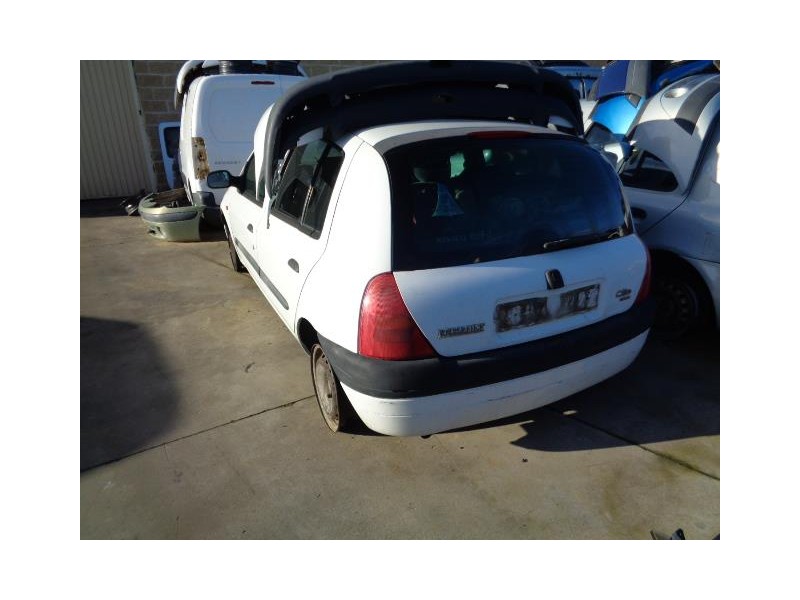 renault clio del año 2000