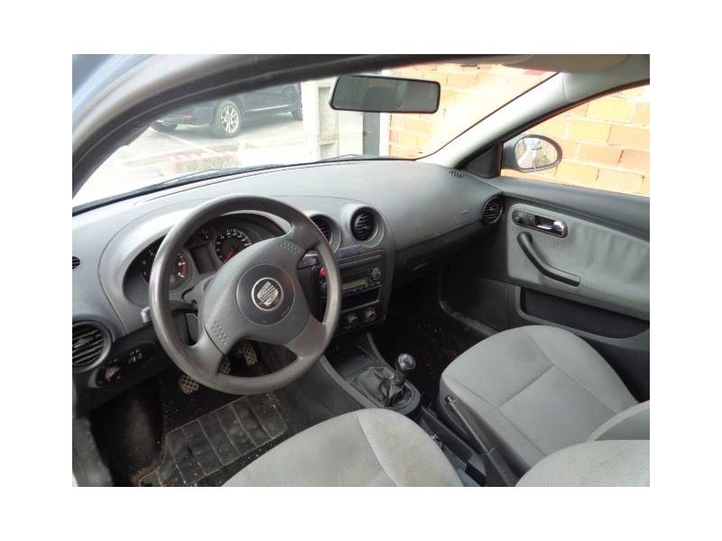 seat ibiza del año 2004