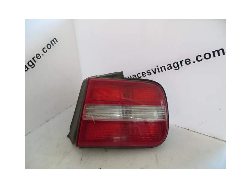 Recambio de piloto trasero derecho para lancia k 2.4 jtd -838a8.000 (diesel a) referencia OEM IAM 7780142  