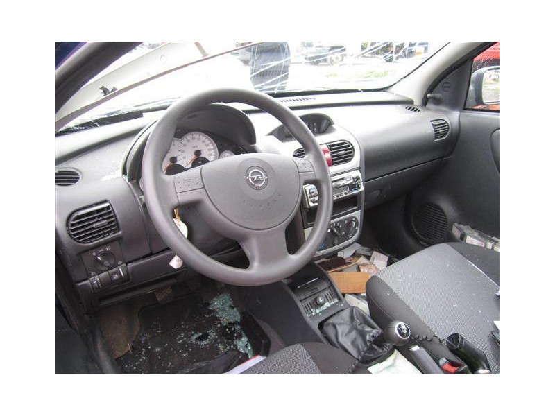 opel corsa del año 2006