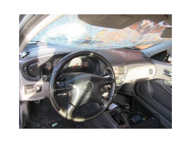 nissan almera del año 2001