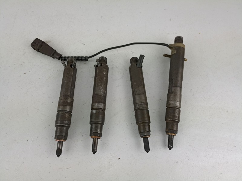 Recambio de inyectores ( juego ) para volkswagen golf alh referencia OEM IAM 028130202QPBOSCH  