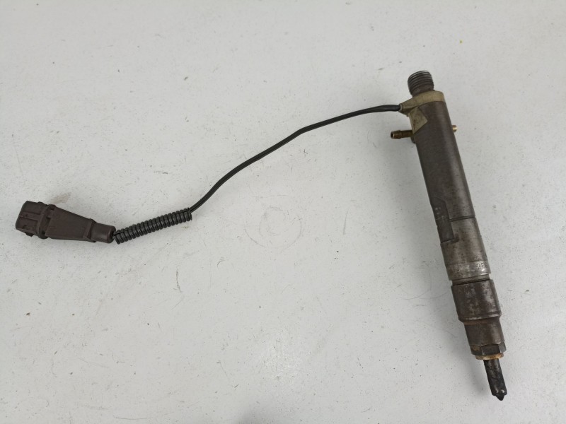 Recambio de inyectores ( juego ) para volkswagen golf alh referencia OEM IAM 028130202QPBOSCH  