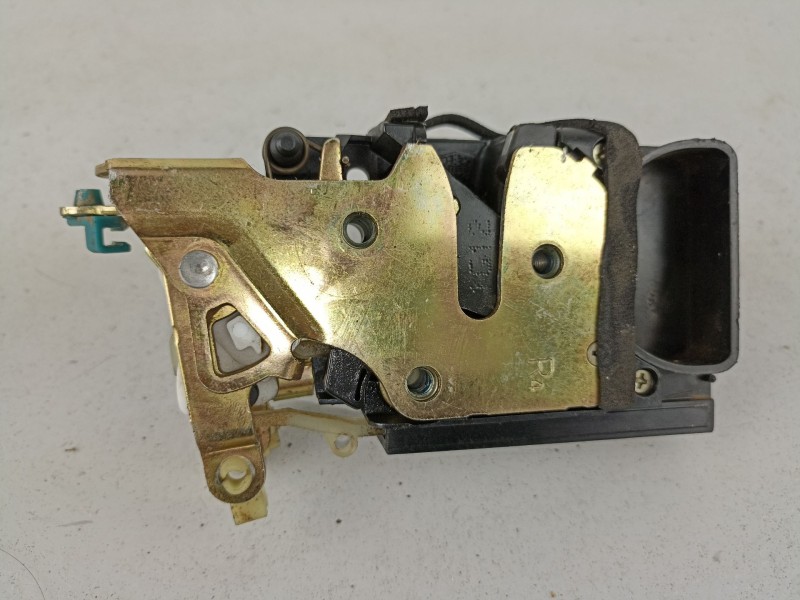 Recambio de cerradura puerta delantera derecha para daewoo lanos 1.4 g referencia OEM IAM 3P  