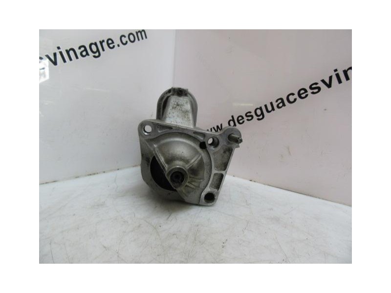 Recambio de motor arranque : renault laguna : 1.9 dci /f9q t7 [2001] para renault laguna 1.9 dci /f9q t7 referencia OEM IAM 8200