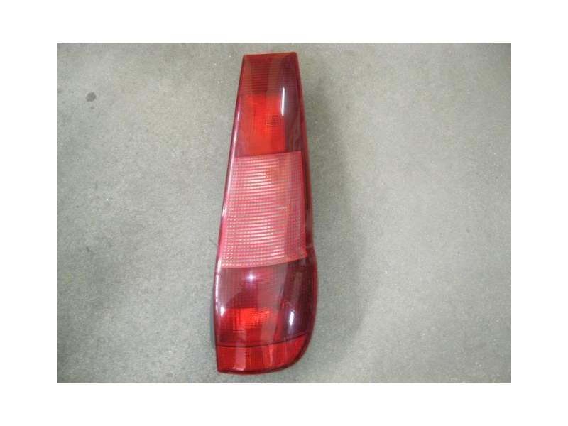 Recambio de piloto trasero derecho para fiat punto (176_) 55 1.1 referencia OEM IAM ROJO  